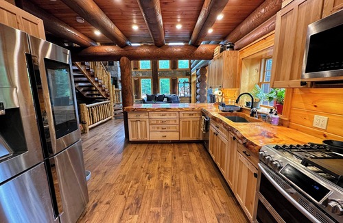 Bretton Woods Ski Chalet | 1800wm WM Dream Home in National Forest