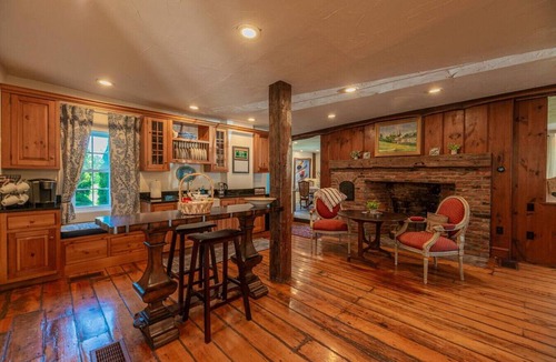 Manchester Center House | 1812 House, 2 Stays, 1 home
