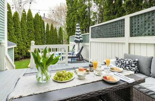 Bristol Condo | 1878 Victorian Downtown Bristol /Hot tub/Yard