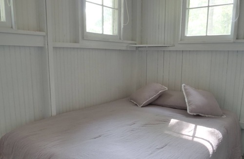 The Heights Cottage | 1880's Boathouse on a hill. Short walk to Crescent Beach.