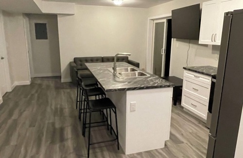 Kingston Apartment | 189 King Street West. At the edge of Queen’s University and just steps from KHSC