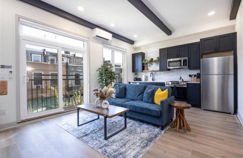 North Philadelphia West Apartment | 1BR Across from Fairmount Park - 10 mins to DT (E)