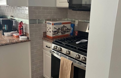 Alden Manor House | 1st floor 2 bedroom house with AC in Elmont NY walking distance to the UBS ARENA