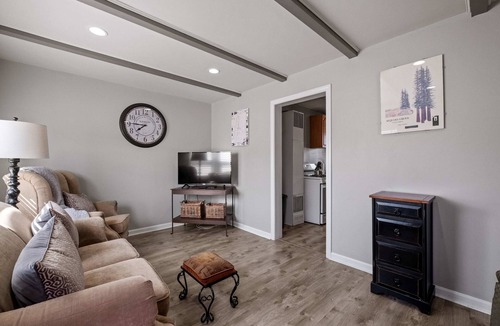 Manchester Apartment | 1st Flr 1 Bed 1 Ba Furnished-Pet Friendly