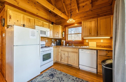 Geneva House | 2 Acre Finger Lakes Lakeview Cabin - Fire Pit and Grill - Near Geneva Wineries!