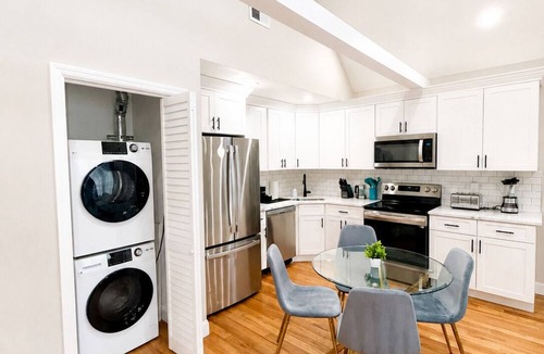 Scotch Plains Apartment | 2 Apts, 2bd 2ba, Sleeps 10, Clean & Reliable, Near NYC