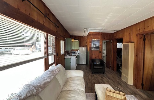 Meredith Cabin | 2 Bdrm Cozy Cottage #1 close to town docks Lake Winnipesaukee - Meredith