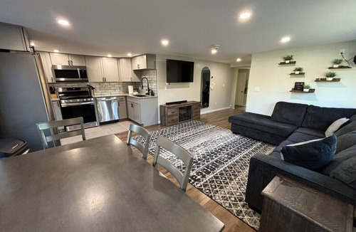 Stephentown Apartment | 2 Bed Berkshire Getaway @ Stephentown Hotel
