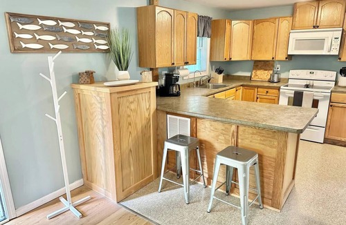 Trenton Cottage | 2 Bed King/Queen One bath Cottage close to Acadia NP