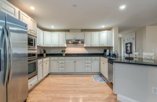 Old Orchard Beach Condo | 2 Bedroom 2 bathroom Just a few steps to the ocean at the Grand Victorian!