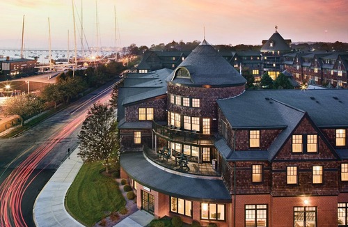 The Point Condo | 2 Bedroom 2 Bath Condo Right on the Wharf-Beautiful! Walk to Town!
