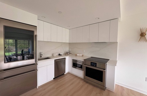 Greenwich Apartment | 2-bedroom apartment in fabulous Greenwich with patio and fitness room