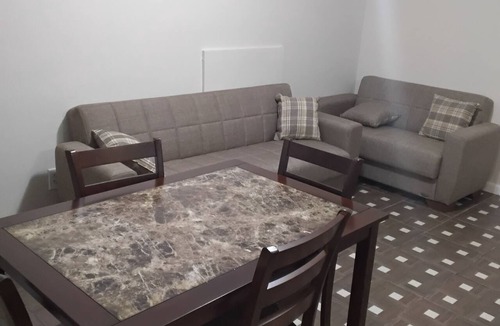 Lower Vailsburg Apartment | 2-bedroom apartment in beautiful Newark with AC and comfort