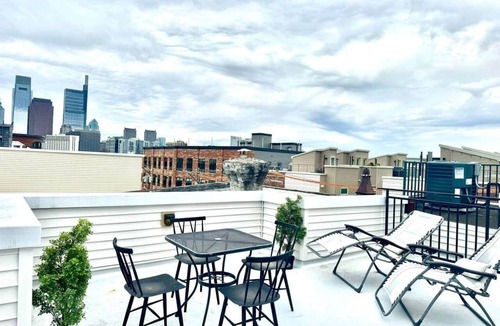 Fairmount Apartment | 2 bedroom, Art museum, private roof deck.