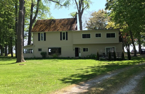 Waverly Beach Cottage | 2 Bedroom Carriage house Fort Erie/Crescent Beach Ontario