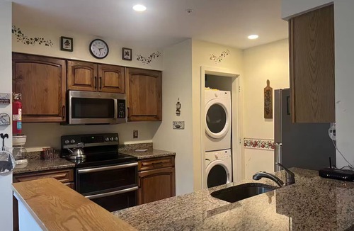 Stratton Mountain Condo | 2-bedroom condo at Vantage Point in Stratton VT with shuttle to mountain