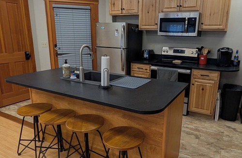 Glendale Condo | 2-Bedroom Condo in Gilford, NH come and stay at Winni Peaks and Piers Escape