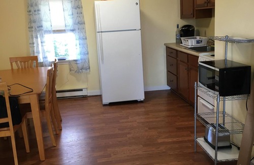 Hampton Condo | 2 Bedroom Condo, one block from the beach