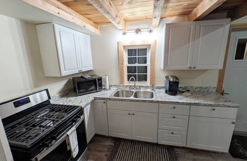 Acton Cottage | 2-bedroom saltbox cottage in Mousam lakes region of southern Maine