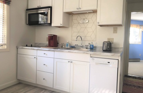 Waterville Valley Apartment | 2 Bedroom Sleeps 6, Walk to Town Sq. Pet Friendly