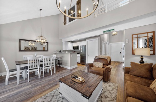 White Haven House | 2-bedroom townhome in amazing Blakeslee with AC for comfort