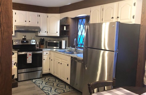Central Vermont- Killington House | 2-Bedroom Unit in Plymouth, Vt. Central to Killington, Woodstock & Okemo!