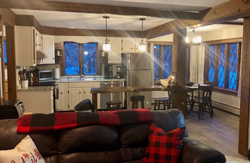 Central Vermont- Killington House | 2-Bedroom Unit in Plymouth, Vt. Central to Killington, Woodstock & Okemo!