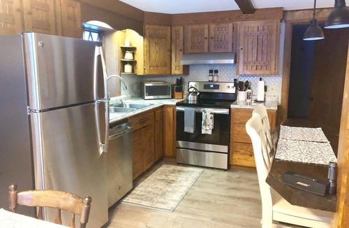 Central Vermont- Killington House | 2-Bedroom Unit in Plymouth Vt located central to Killington, Woodstock & Okemo