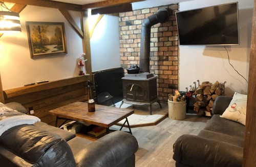 Central Vermont- Killington House | 2-Bedroom Unit in Plymouth Vt located central to Killington, Woodstock & Okemo