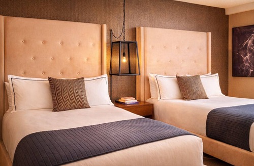 Bay Village Hotel | 2 Boutique Hotel Rooms Ideal for Event Planners - Pet-Friendly Stay!