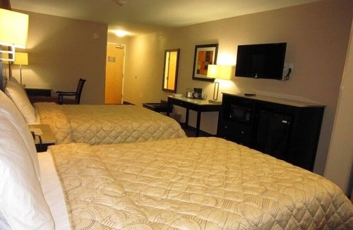 Monmouth Junction House | 2 Comfortable Units, Free Breakfast, Close to Major Malls & Movie Theaters!