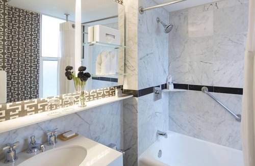 Midtown East Hotel | 2 Connecting Suites at a 4⭐️ Hotel