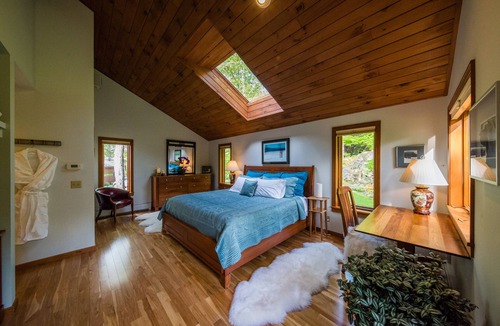 Waitsfield House | 2 homes, luxury and serenity close to Vt's premier skiing, hiking & gourmet food