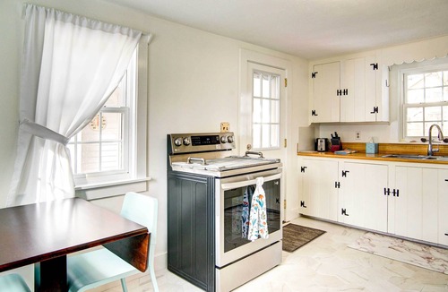 Hyannis Cottage | 2 Mi to Beach: Walkable Coastal Gem in Hyannis!