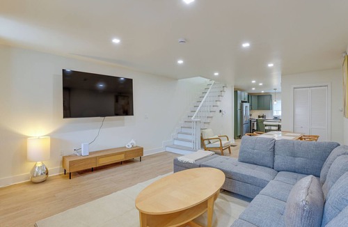 Passyunk Square House | 2 Mi to Lincoln Financial Field: Pet-Friendly Gem