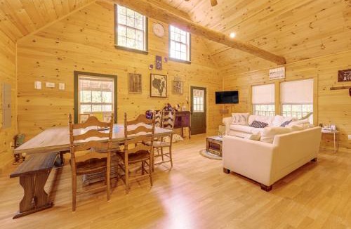 Standish House | 2 Mi to Marina & Beach: Frye Island Retreat!