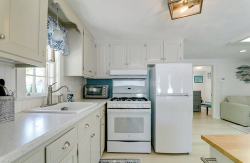 West Yarmouth House | 2 Mi to Seagull Beach: Charming Family Home