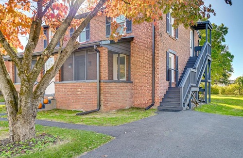 Lincoln Park Apartment | 2 Mi to Uptown: Centrally Located Kingston Apt!