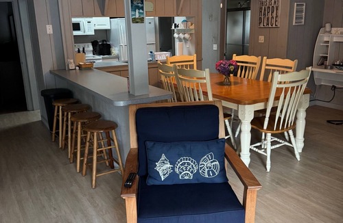 Dennis House | 2 minute walk to Mayflower Beach - CONTACT OWNER FOR AVAILABILITY BEFORE PAYMENT