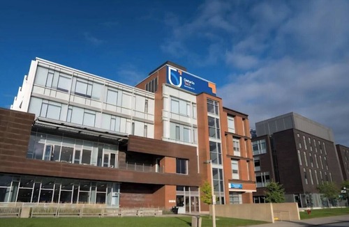 Durham Region Apartment | 2 minutes from Nebs! Chic North Oshawa King Bedroom Unit with Separate Entrance.