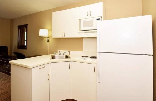 Fishkill Apartment | 2 Queen Beds | Non-Smoking, Kitchen