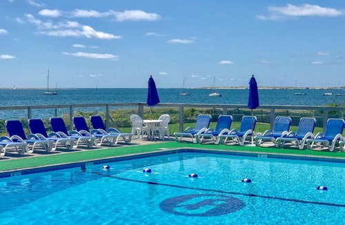 West Yarmouth Apartment | 2 Secluded Townhouses Steps from Private Sandy Beach w/Bike Rentals