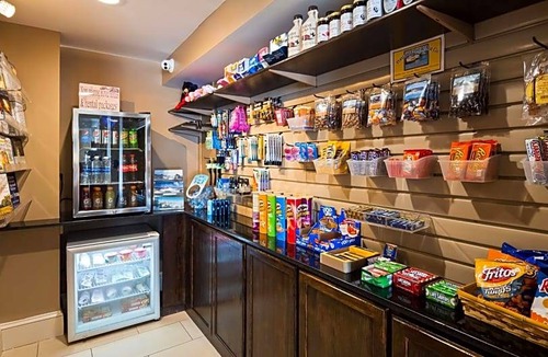 South Portland Hotel | 2-Star Hotel ∙ Best Western Merry Manor Inn