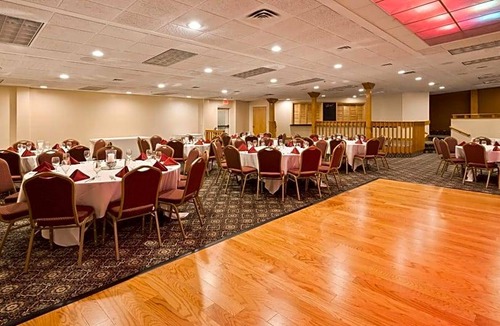 South Portland Hotel | 2-Star Hotel ∙ Best Western Merry Manor Inn