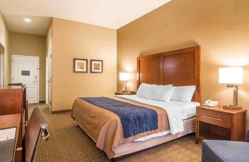 Dover Hotel | 2-Star Hotel ∙ Comfort Inn & Suites Dover-Portsmouth