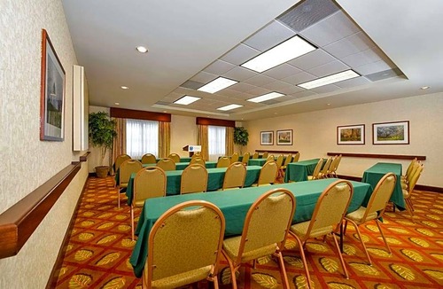 Dover Hotel | 2-Star Hotel ∙ Comfort Inn & Suites Dover-Portsmouth