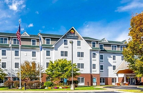 Dover Hotel | 2-Star Hotel ∙ Comfort Inn & Suites Dover-Portsmouth