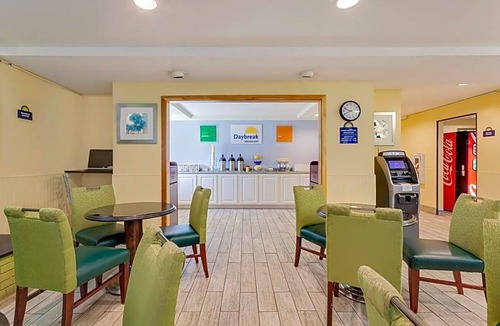 Shrewsbury Hotel | 2-Star Hotel ∙ Days Inn by Wyndham Shrewsbury Worcester