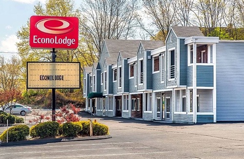 Cranston Hotel | 2-Star Hotel ∙ Econo Lodge Cranston - Providence