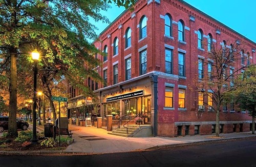 Keene Hotel | 2-Star Hotel ∙ Fairfield Inn & Suites by Marriott Keene Downtown